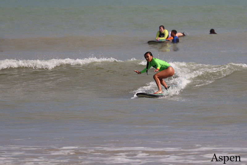Beginners surf lessons at Jimbaran beach, Bali • Bali Surf Report